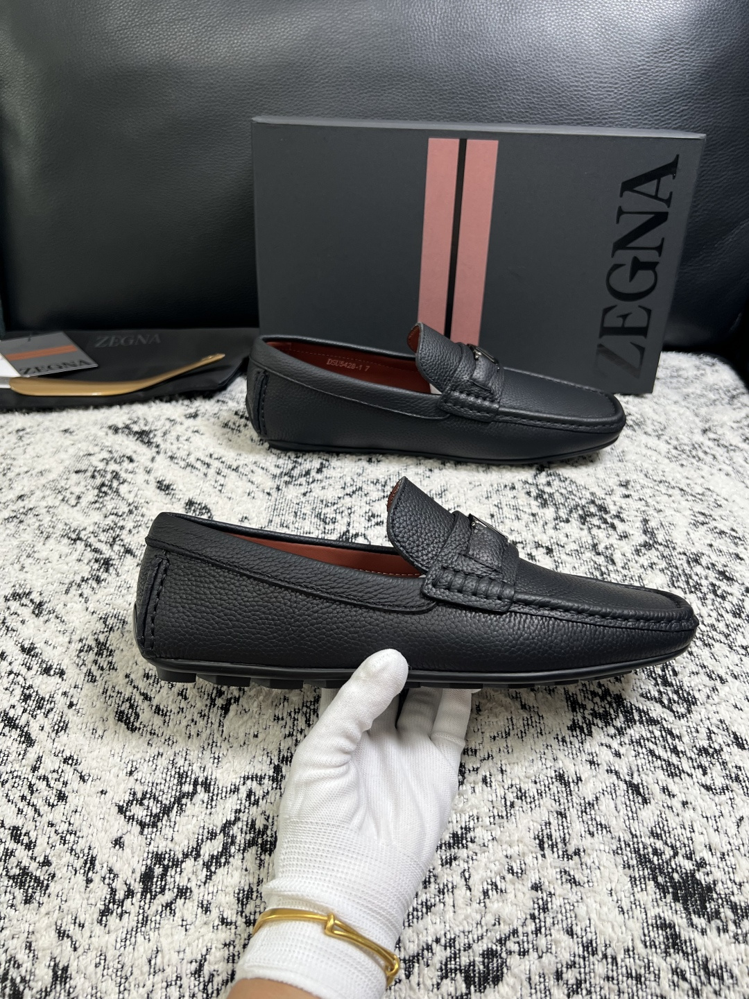 Zegna  高品质  顶级工艺品  杰尼亚  豆豆鞋专柜新款原厂配置，意大利进口牛皮面料，进口牛里垫，