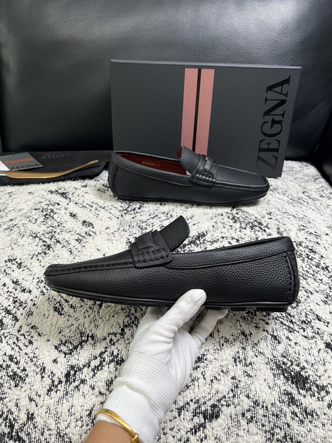 Zegna  高品质  顶级工艺品  杰尼亚  豆豆鞋专柜新款原厂配置，意大利进口牛皮面料，进口牛里垫，