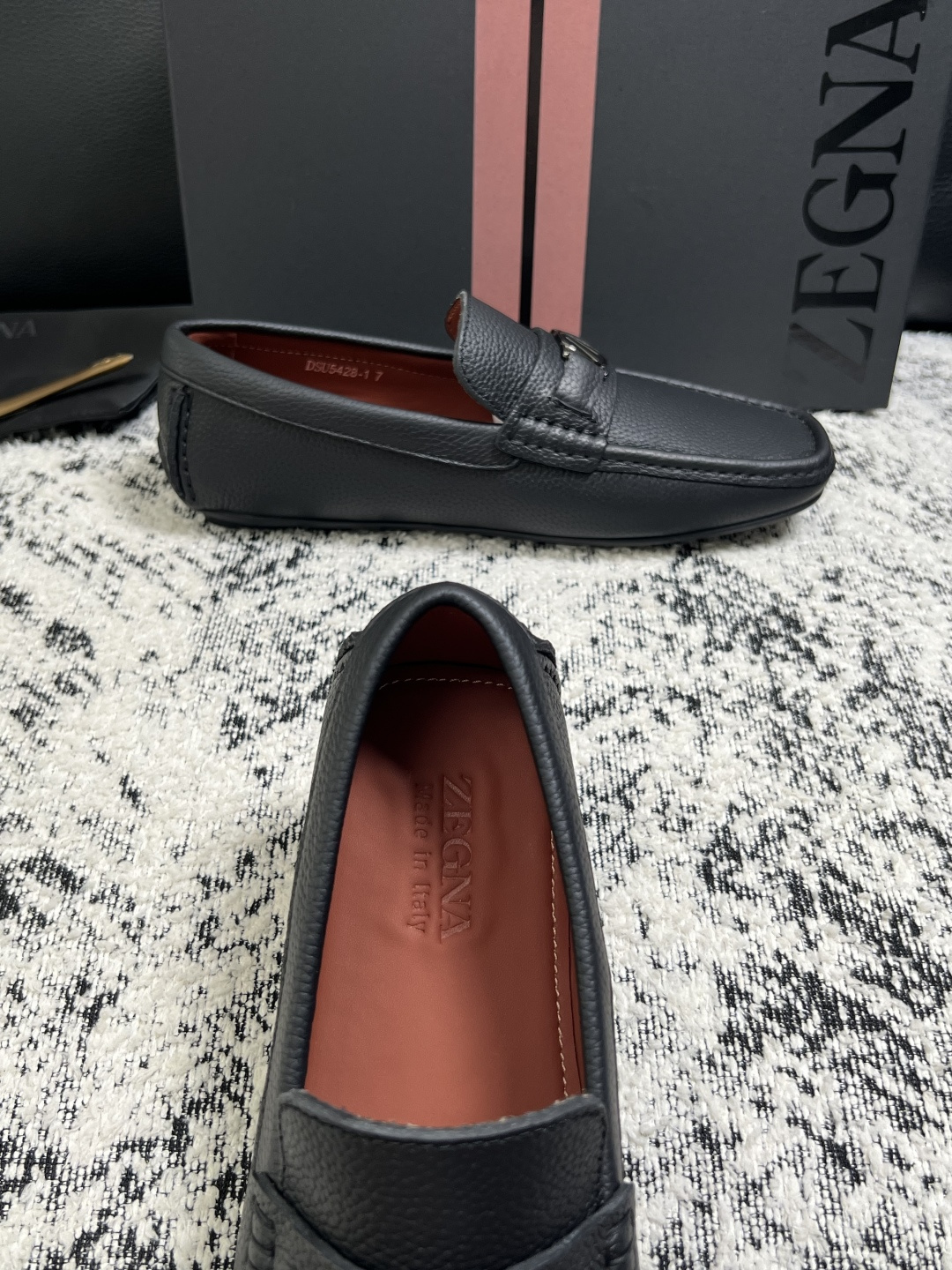Zegna  高品质  顶级工艺品  杰尼亚  豆豆鞋专柜新款原厂配置，意大利进口牛皮面料，进口牛里垫，