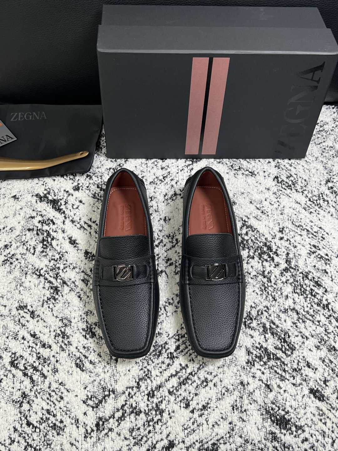 Zegna  高品质  顶级工艺品  杰尼亚  豆豆鞋专柜新款原厂配置，意大利进口牛皮面料，进口牛里垫，
