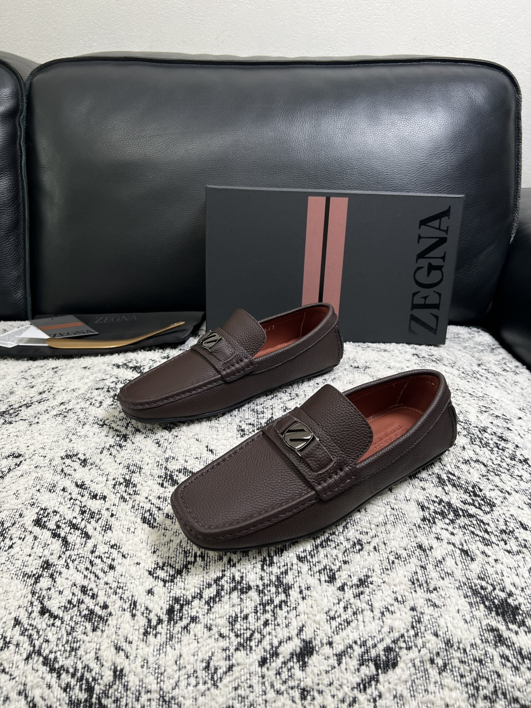 Zegna  高品质  顶级工艺品  杰尼亚  豆豆鞋专柜新款原厂配置，意大利进口牛皮面料，进口牛里垫，