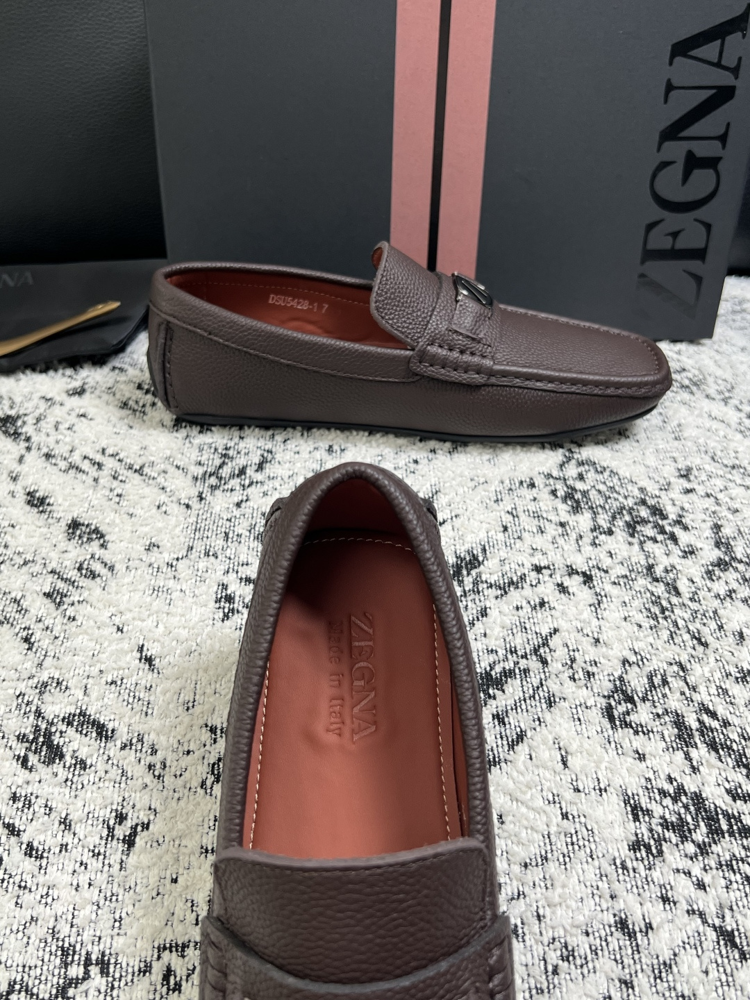 Zegna  高品质  顶级工艺品  杰尼亚  豆豆鞋专柜新款原厂配置，意大利进口牛皮面料，进口牛里垫，