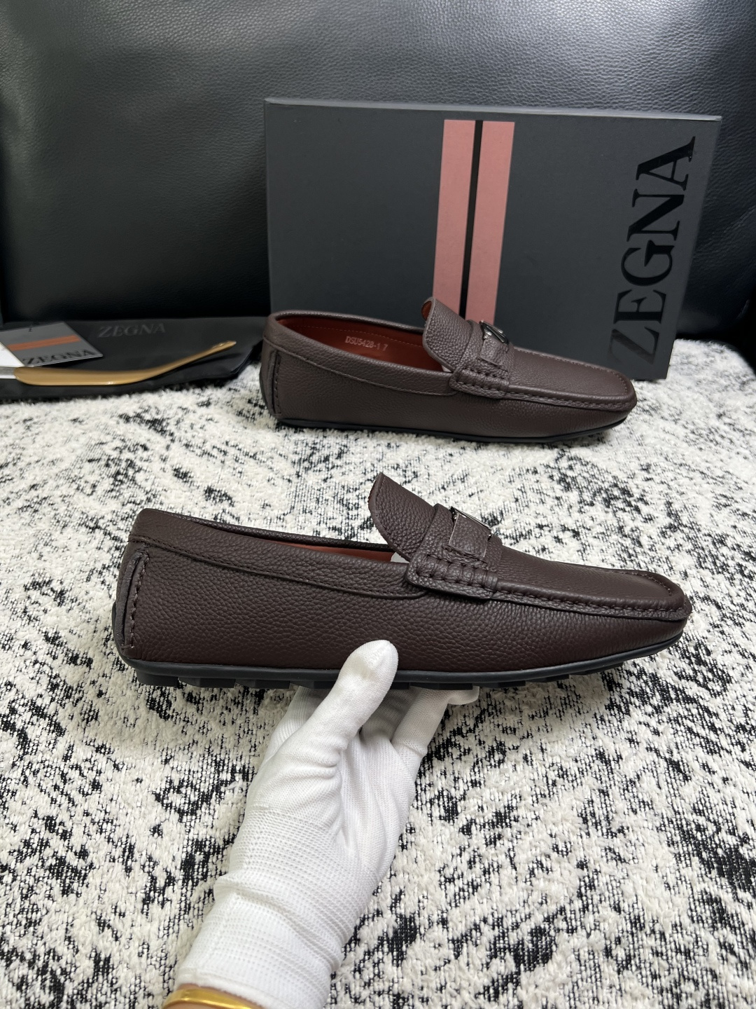 Zegna  高品质  顶级工艺品  杰尼亚  豆豆鞋专柜新款原厂配置，意大利进口牛皮面料，进口牛里垫，
