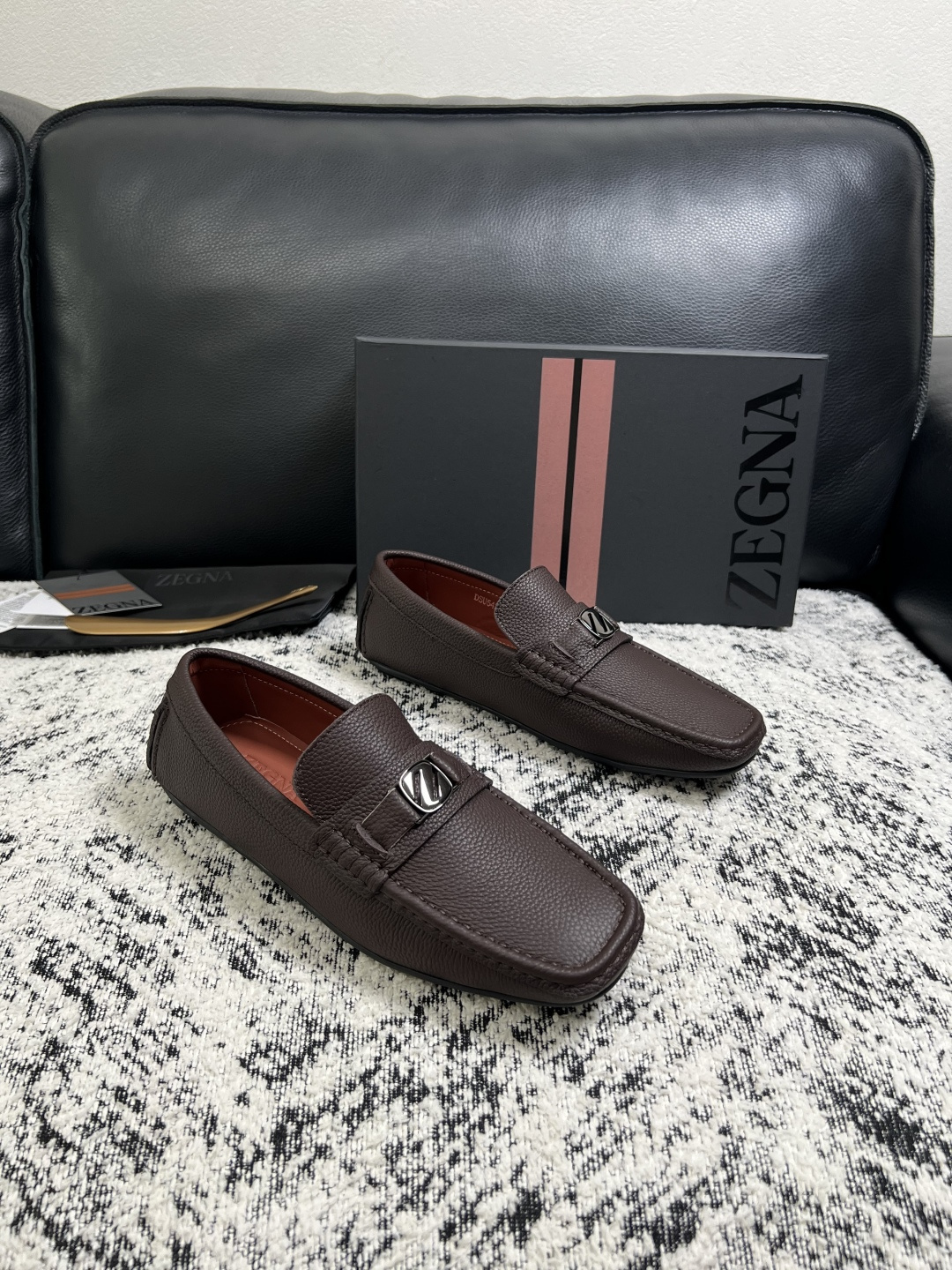 Zegna  高品质  顶级工艺品  杰尼亚  豆豆鞋专柜新款原厂配置，意大利进口牛皮面料，进口牛里垫，