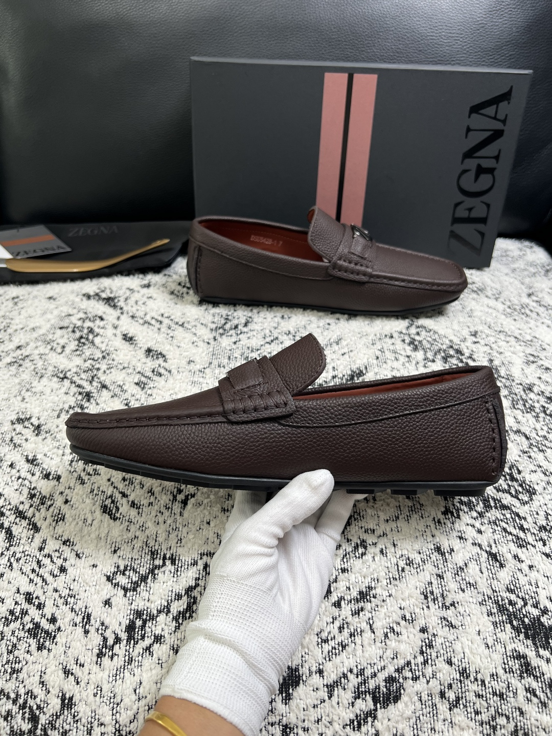 Zegna  高品质  顶级工艺品  杰尼亚  豆豆鞋专柜新款原厂配置，意大利进口牛皮面料，进口牛里垫，