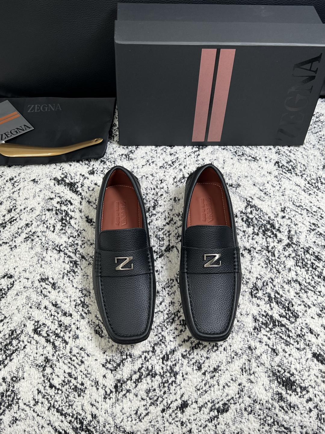 Zegna  高品质  顶级工艺品  杰尼亚  豆豆鞋专柜新款原厂配置，意大利进口牛皮面料，进口牛里垫，