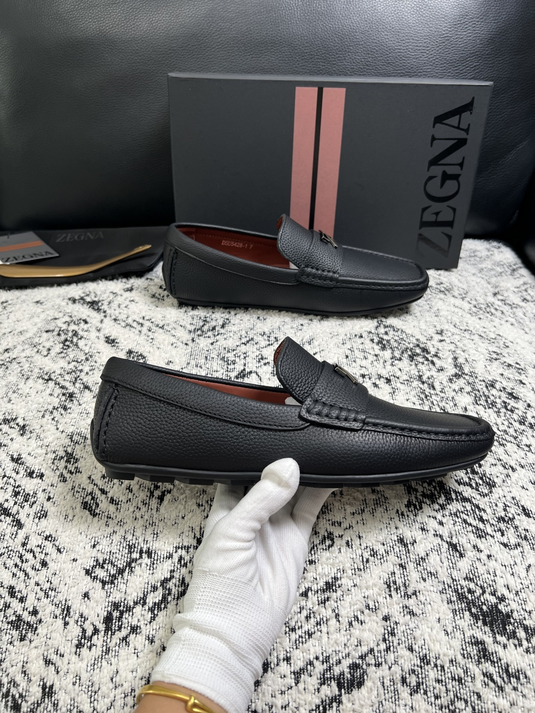 Zegna  高品质  顶级工艺品  杰尼亚  豆豆鞋专柜新款原厂配置，意大利进口牛皮面料，进口牛里垫，