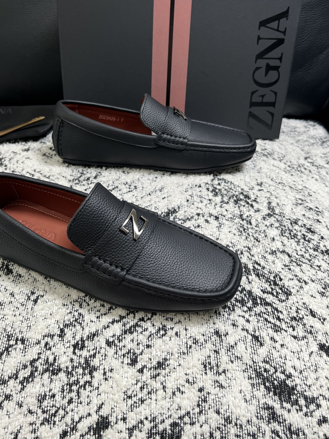 Zegna  高品质  顶级工艺品  杰尼亚  豆豆鞋专柜新款原厂配置，意大利进口牛皮面料，进口牛里垫，