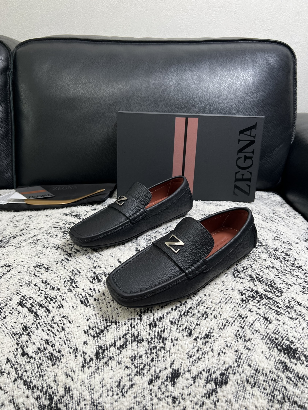 Zegna  高品质  顶级工艺品  杰尼亚  豆豆鞋专柜新款原厂配置，意大利进口牛皮面料，进口牛里垫，