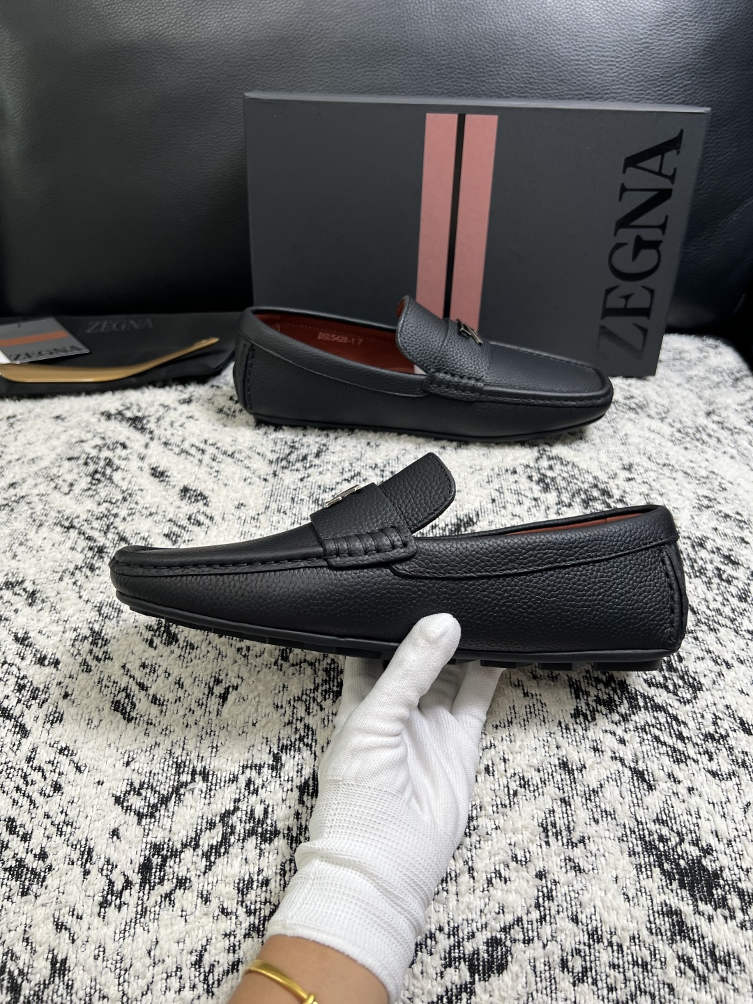 Zegna  高品质  顶级工艺品  杰尼亚  豆豆鞋专柜新款原厂配置，意大利进口牛皮面料，进口牛里垫，