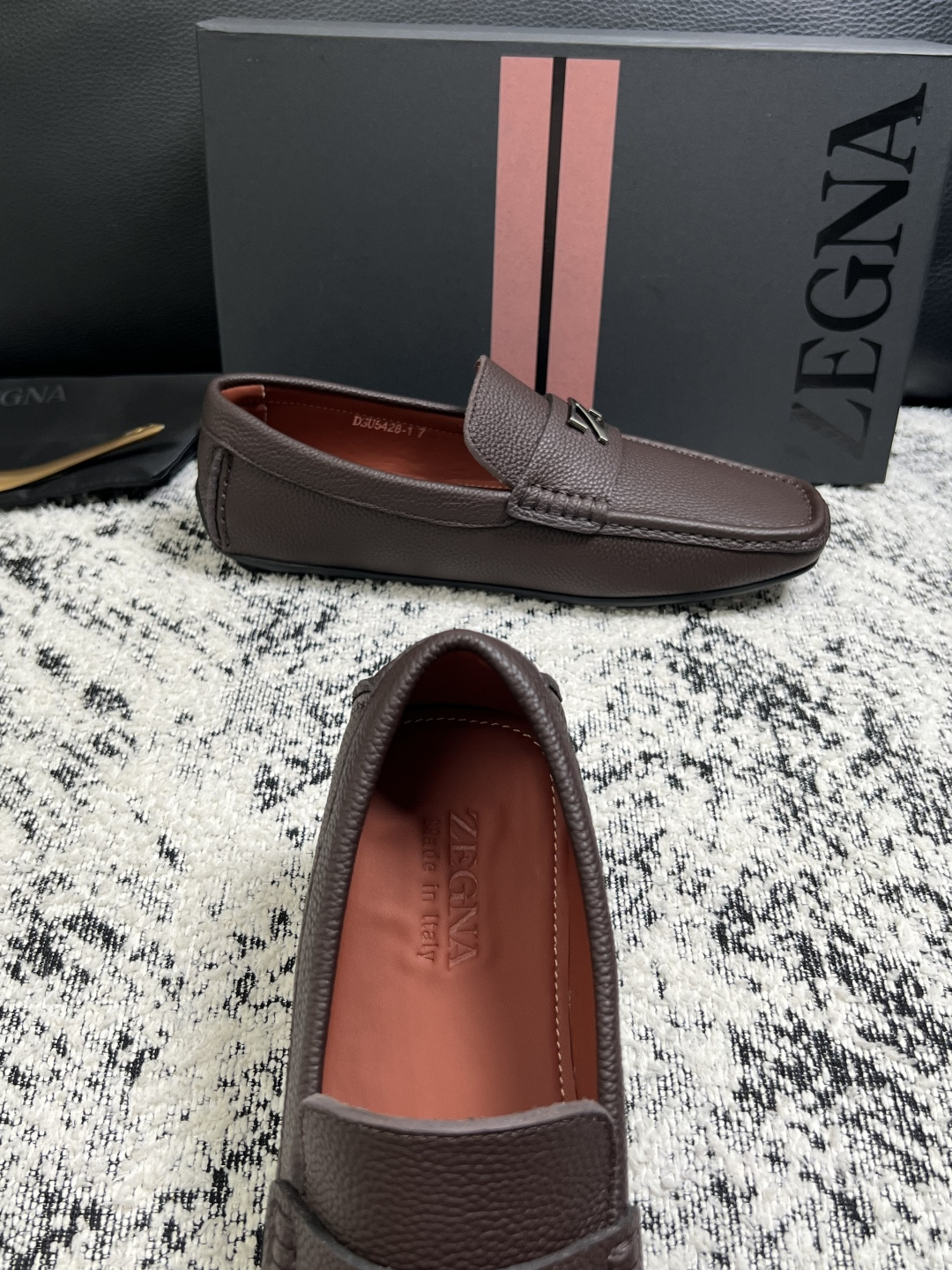Zegna  高品质  顶级工艺品  杰尼亚  豆豆鞋专柜新款原厂配置，意大利进口牛皮面料，进口牛里垫，