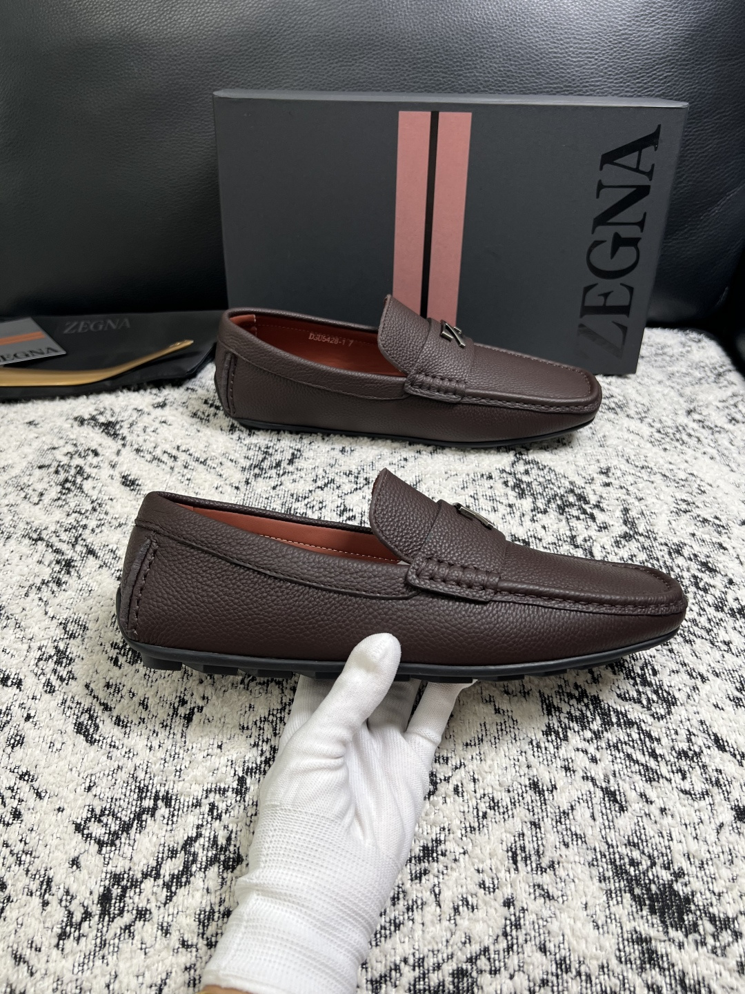 Zegna  高品质  顶级工艺品  杰尼亚  豆豆鞋专柜新款原厂配置，意大利进口牛皮面料，进口牛里垫，
