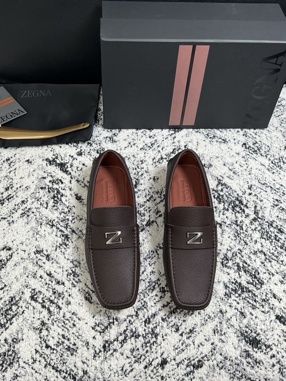 Zegna  高品质  顶级工艺品  杰尼亚  豆豆鞋专柜新款原厂配置，意大利进口牛皮面料，进口牛里垫，