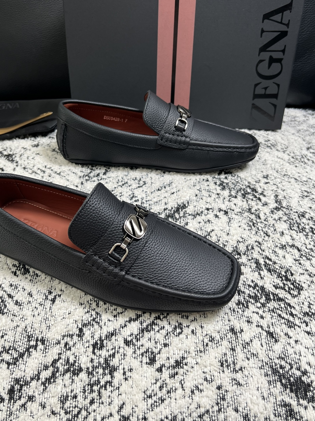 Zegna  高品质  顶级工艺品  杰尼亚  豆豆鞋专柜新款原厂配置，意大利进口牛皮面料，进口牛里垫，