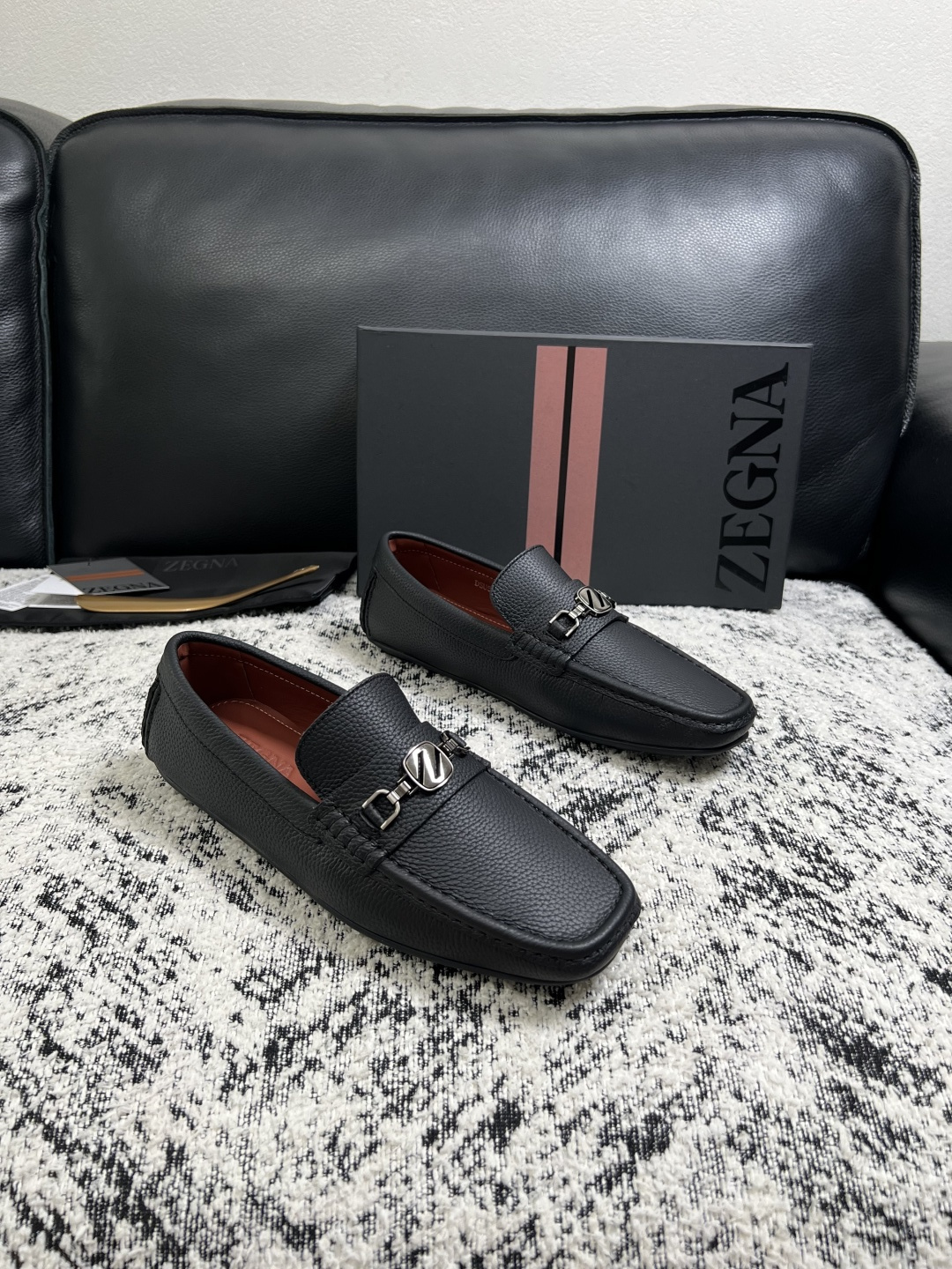 Zegna  高品质  顶级工艺品  杰尼亚  豆豆鞋专柜新款原厂配置，意大利进口牛皮面料，进口牛里垫，