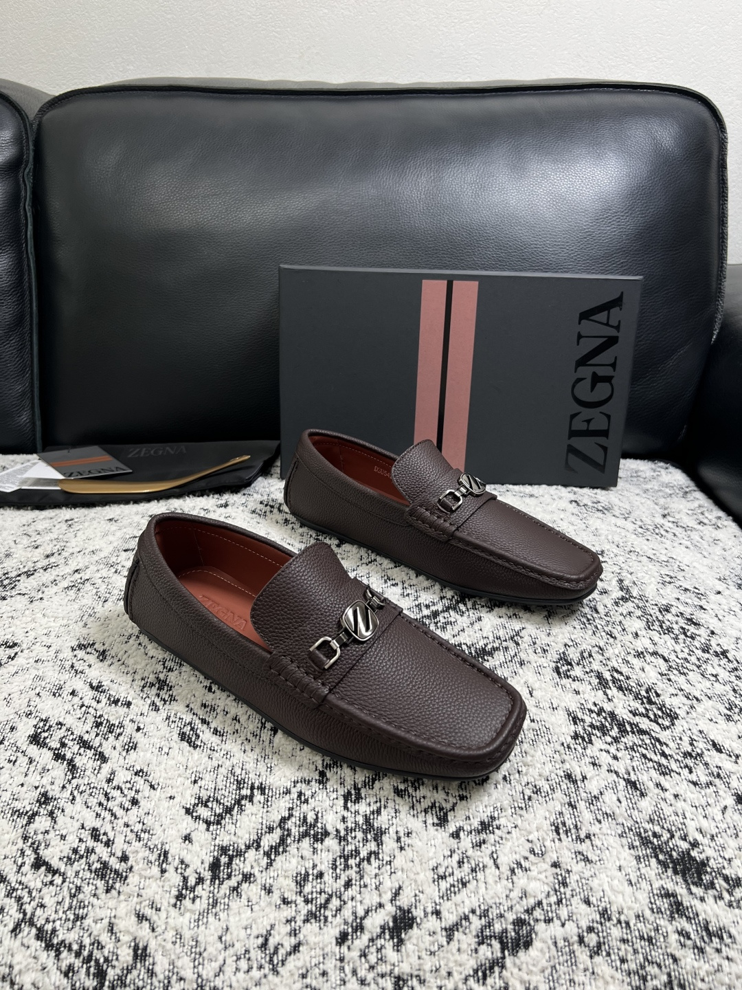Zegna  高品质  顶级工艺品  杰尼亚  豆豆鞋专柜新款原厂配置，意大利进口牛皮面料，进口牛里垫，