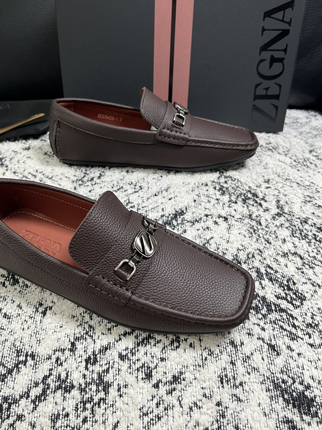 Zegna  高品质  顶级工艺品  杰尼亚  豆豆鞋专柜新款原厂配置，意大利进口牛皮面料，进口牛里垫，