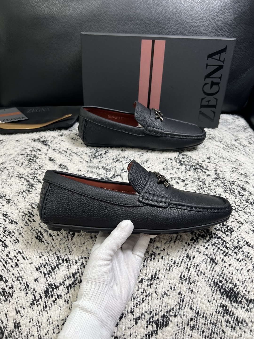 Zegna  高品质  顶级工艺品  杰尼亚  豆豆鞋专柜新款原厂配置，意大利进口牛皮面料，进口牛里垫，