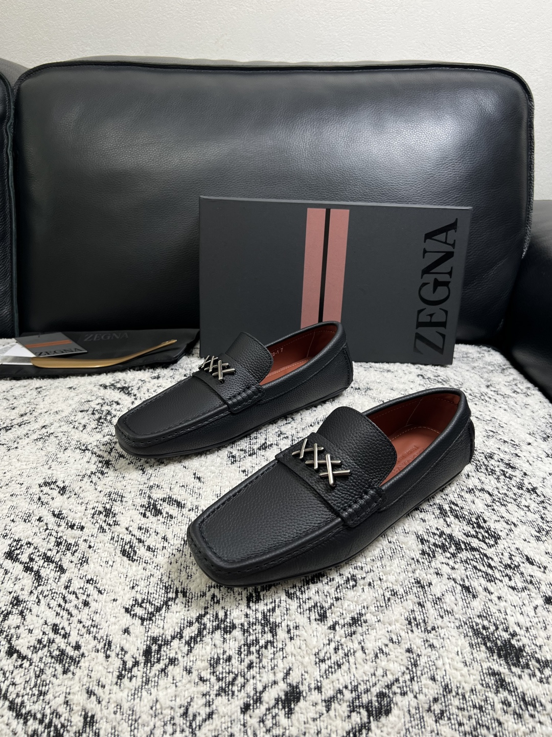 Zegna  高品质  顶级工艺品  杰尼亚  豆豆鞋专柜新款原厂配置，意大利进口牛皮面料，进口牛里垫，