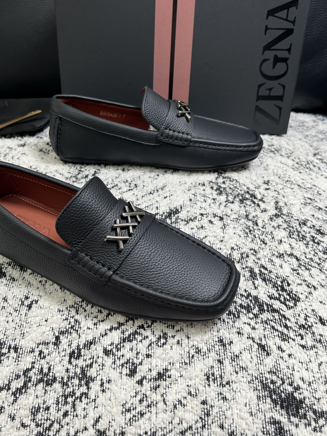Zegna  高品质  顶级工艺品  杰尼亚  豆豆鞋专柜新款原厂配置，意大利进口牛皮面料，进口牛里垫，