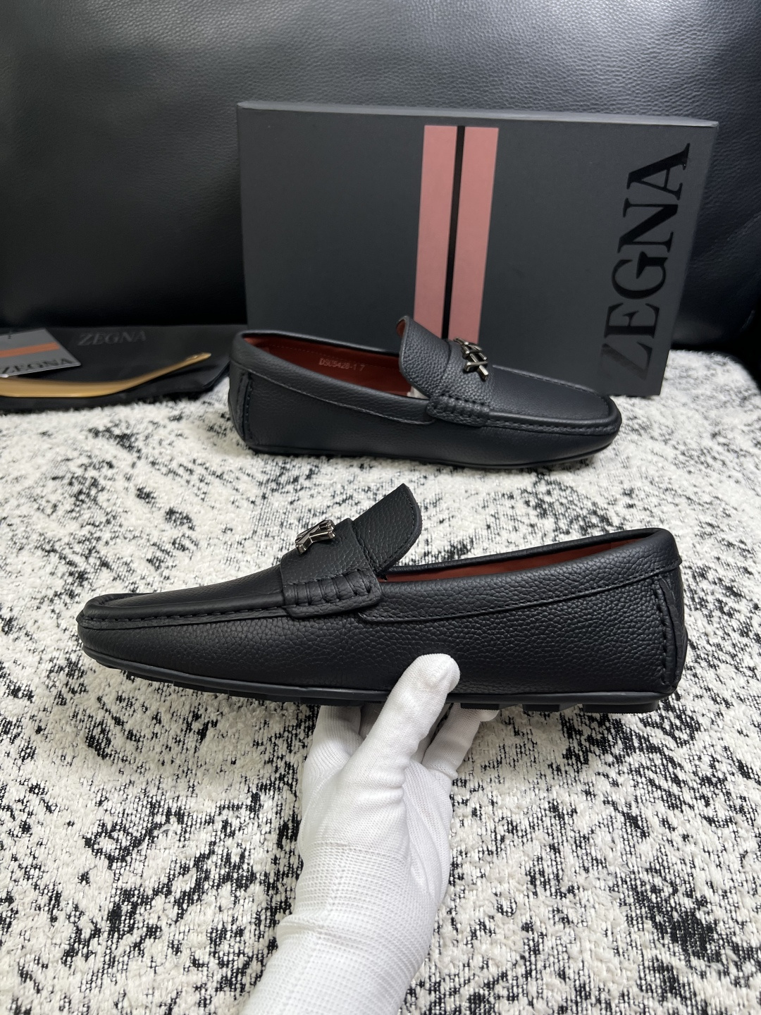 Zegna  高品质  顶级工艺品  杰尼亚  豆豆鞋专柜新款原厂配置，意大利进口牛皮面料，进口牛里垫，