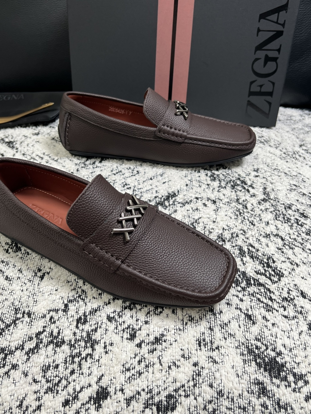 Zegna  高品质  顶级工艺品  杰尼亚  豆豆鞋专柜新款原厂配置，意大利进口牛皮面料，进口牛里垫，