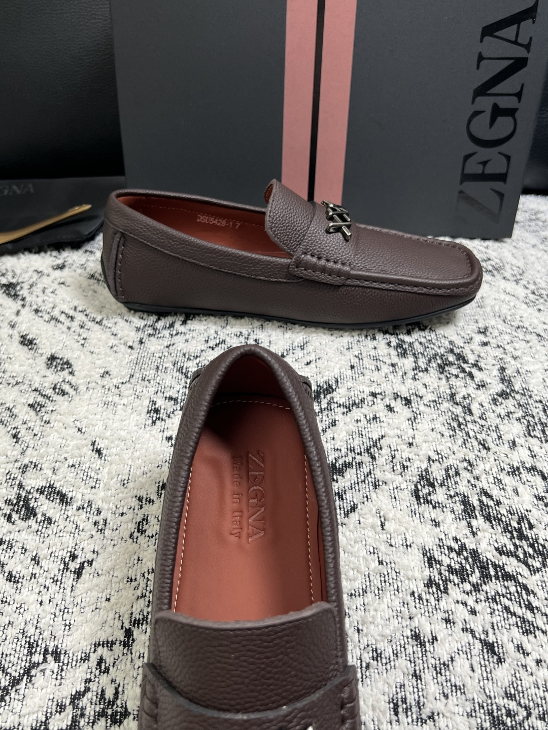 Zegna  高品质  顶级工艺品  杰尼亚  豆豆鞋专柜新款原厂配置，意大利进口牛皮面料，进口牛里垫，