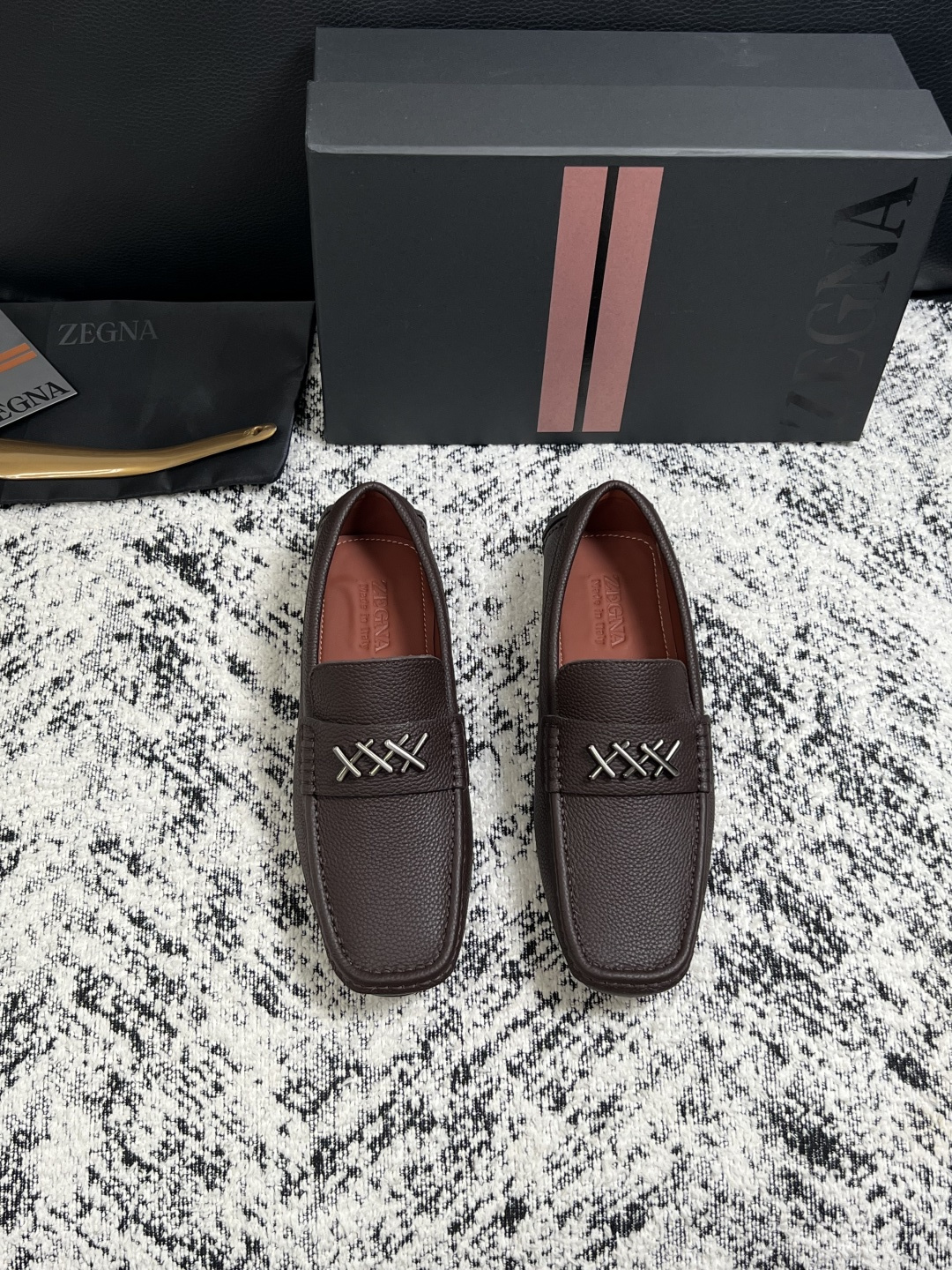 Zegna  高品质  顶级工艺品  杰尼亚  豆豆鞋专柜新款原厂配置，意大利进口牛皮面料，进口牛里垫，