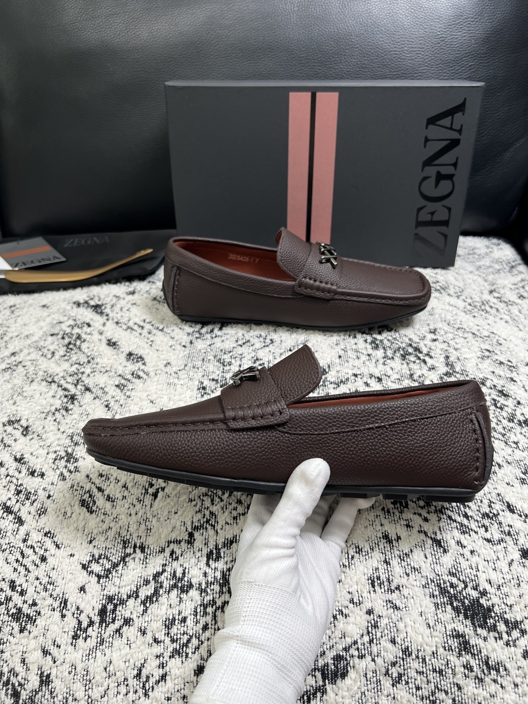 Zegna  高品质  顶级工艺品  杰尼亚  豆豆鞋专柜新款原厂配置，意大利进口牛皮面料，进口牛里垫，