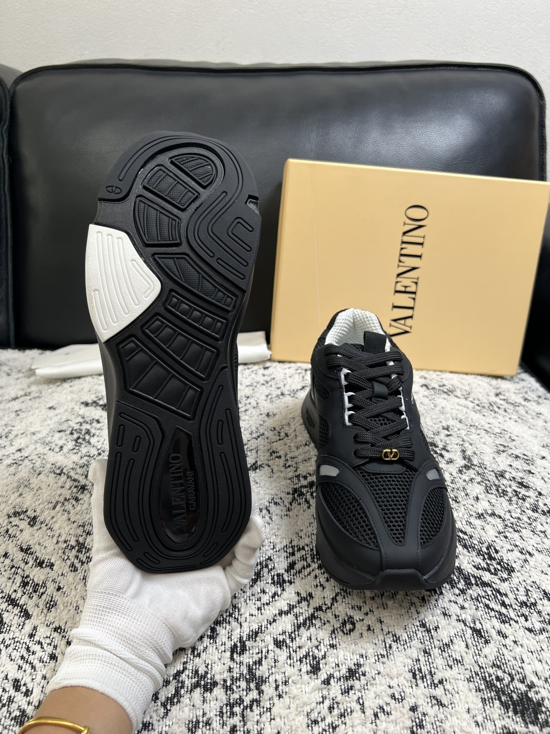 VALENTINO  高品质  顶级工艺品  华伦天奴，运动板鞋专柜同步，鞋面意大利进口，高品质拼接缤纷