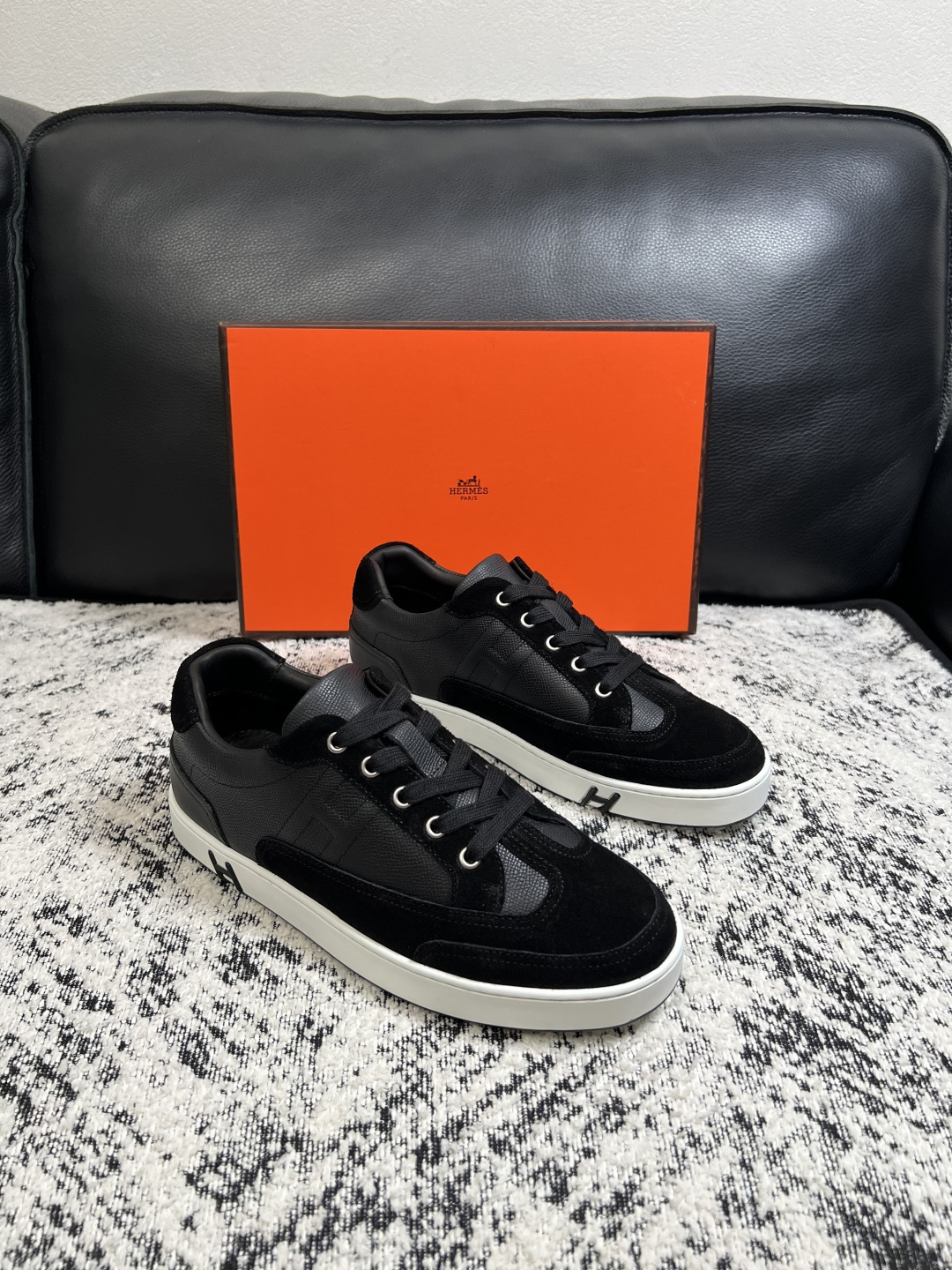 Hermes  高品质  顶级工艺品  爱马仕 专柜同步发售原厂配置，意大利进口原版牛皮面料，高品质拼接