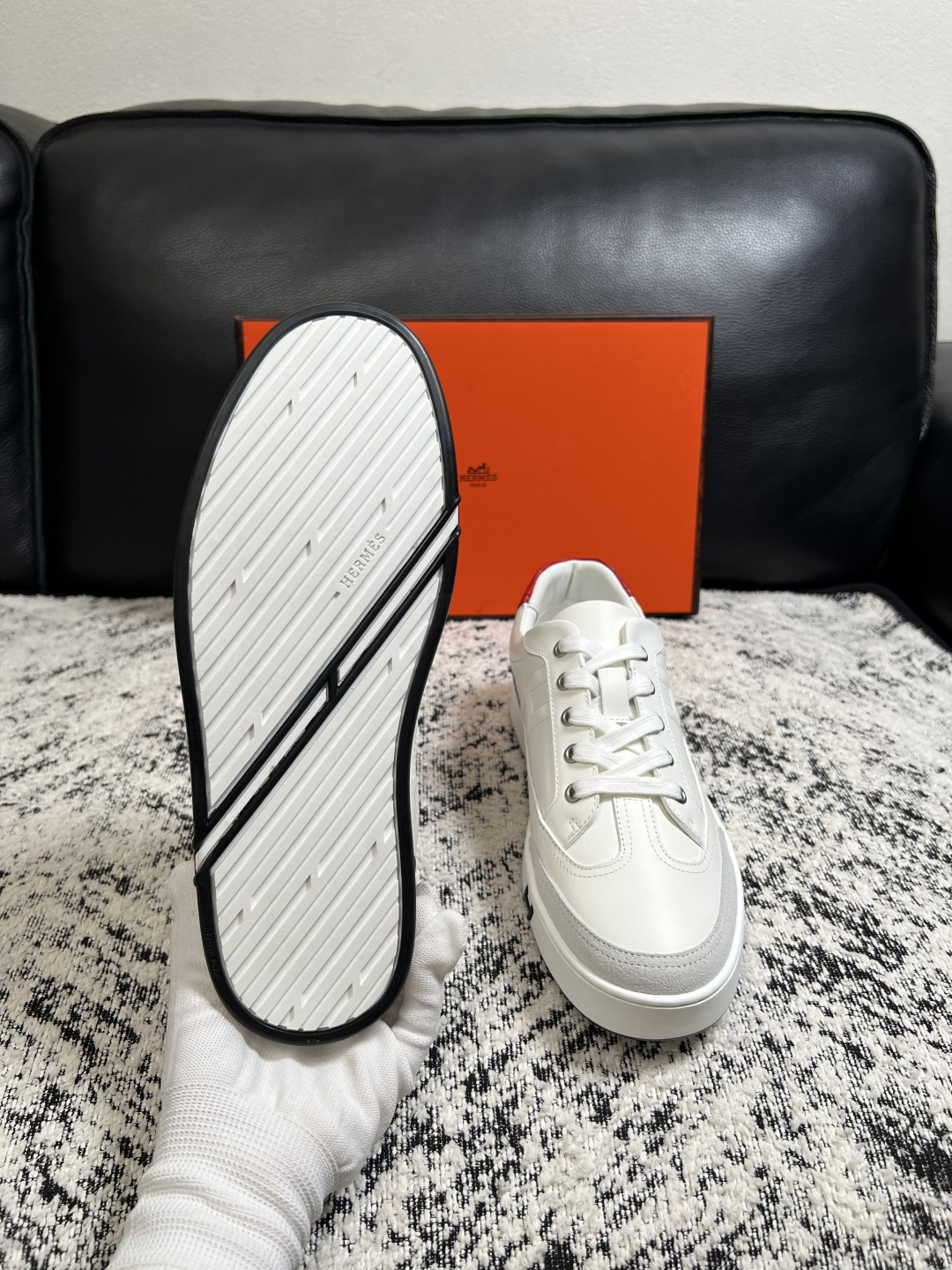 Hermes  高品质  顶级工艺品  爱马仕 专柜同步发售原厂配置，意大利进口原版牛皮面料，高品质拼接