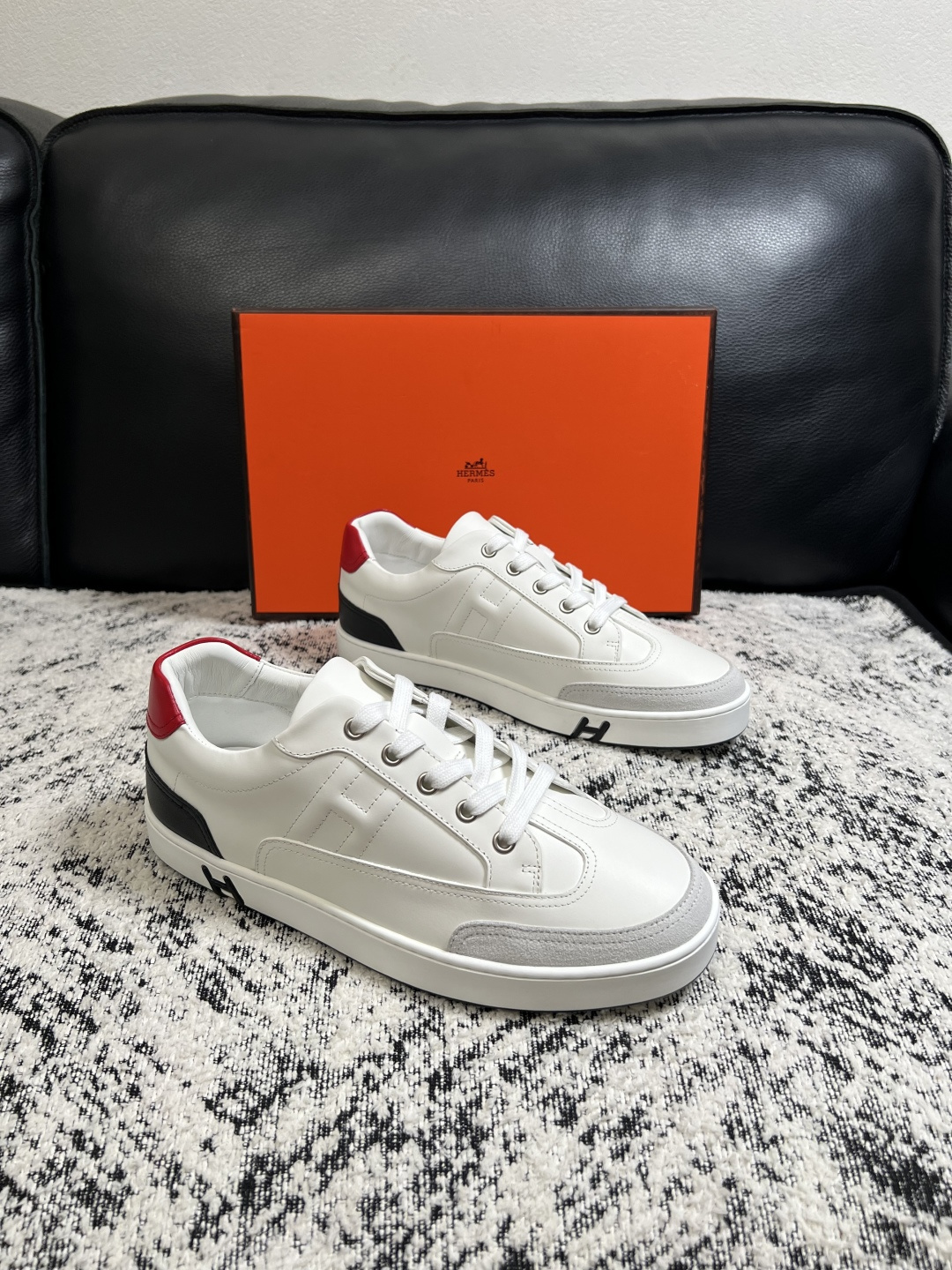 Hermes  高品质  顶级工艺品  爱马仕 专柜同步发售原厂配置，意大利进口原版牛皮面料，高品质拼接