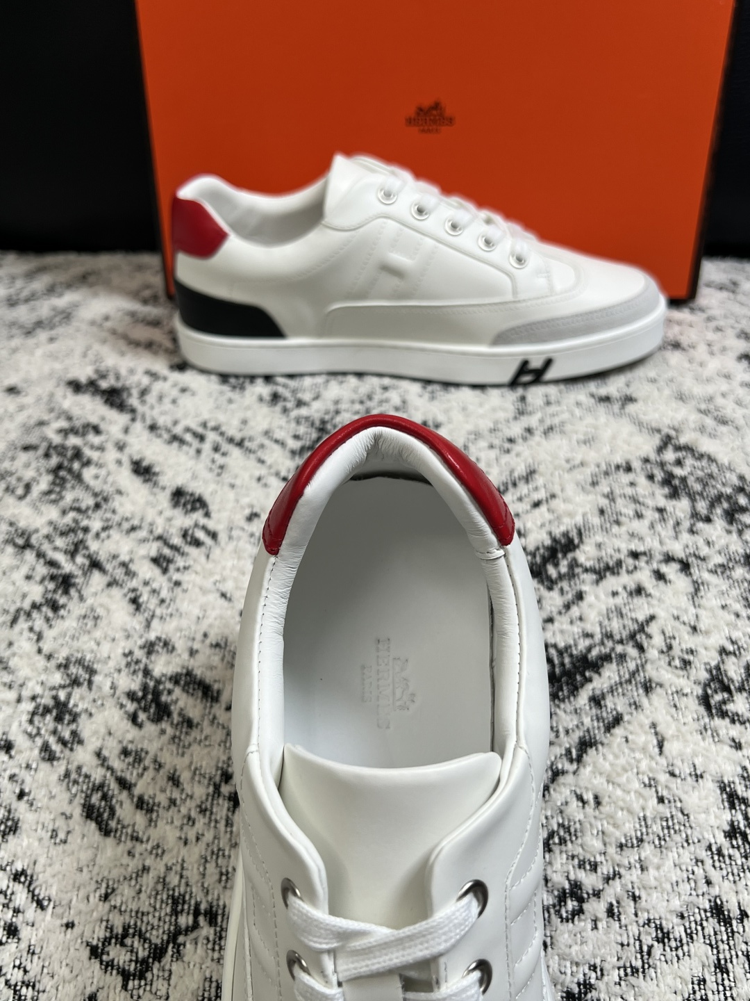 Hermes  高品质  顶级工艺品  爱马仕 专柜同步发售原厂配置，意大利进口原版牛皮面料，高品质拼接