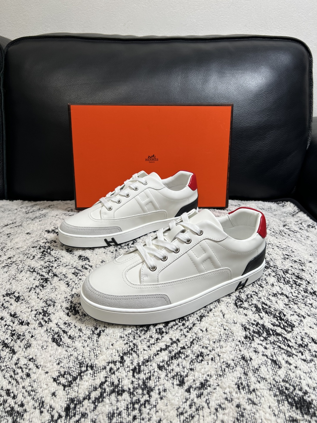 Hermes  高品质  顶级工艺品  爱马仕 专柜同步发售原厂配置，意大利进口原版牛皮面料，高品质拼接