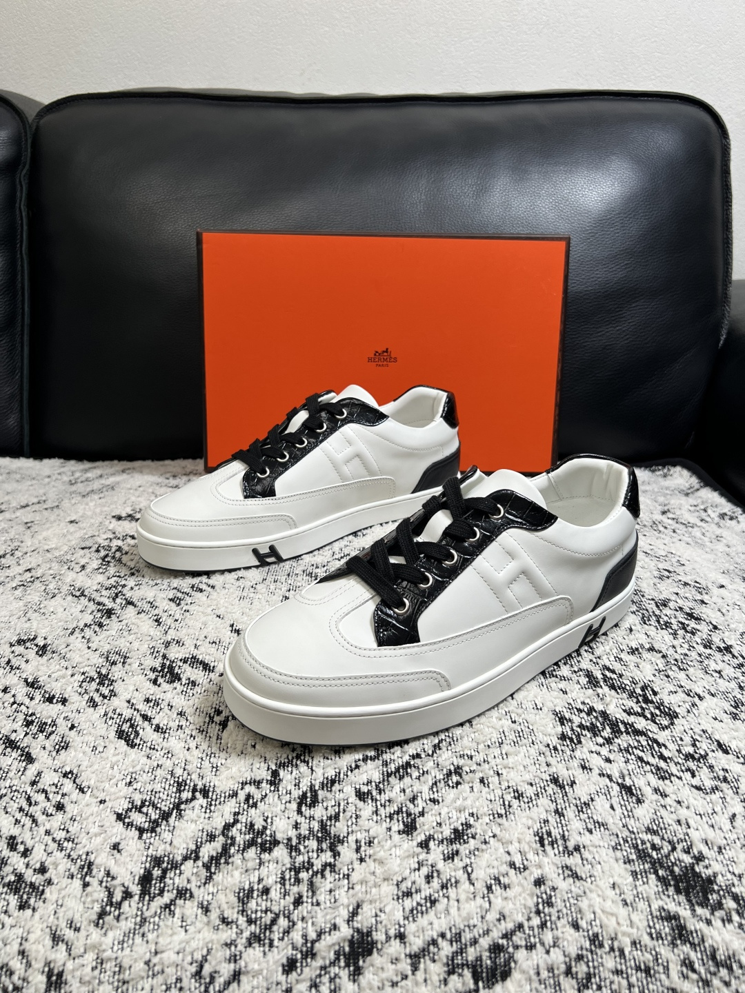 Hermes  高品质  顶级工艺品  爱马仕 专柜同步发售原厂配置，意大利进口原版牛皮面料，高品质拼接