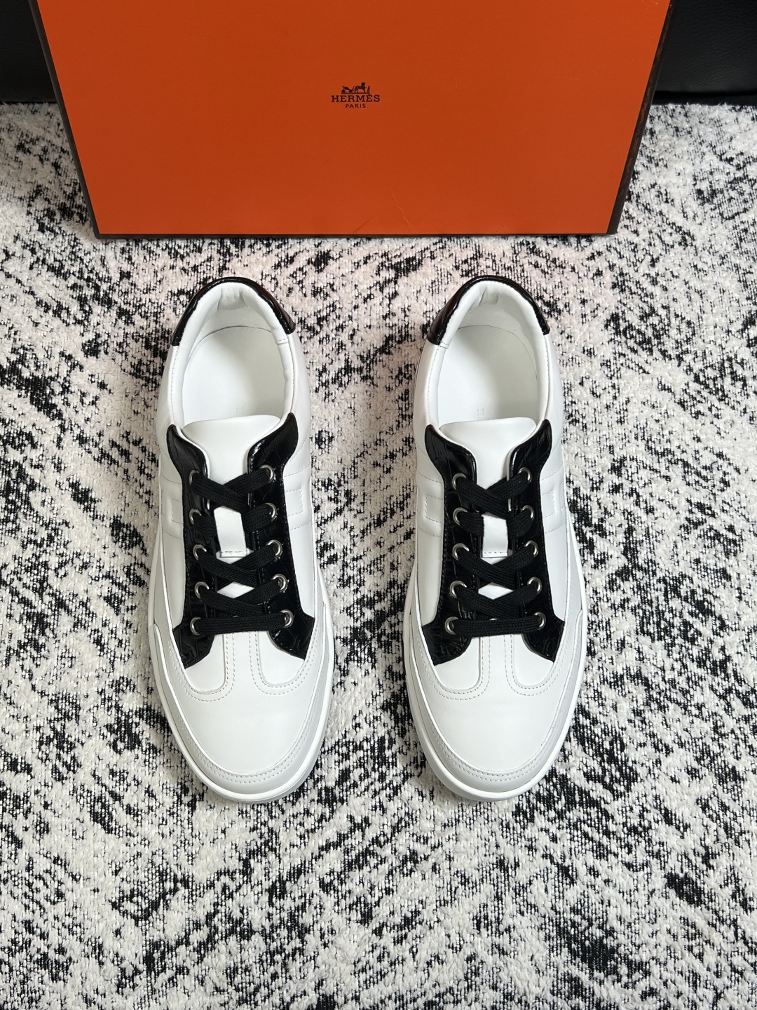 Hermes  高品质  顶级工艺品  爱马仕 专柜同步发售原厂配置，意大利进口原版牛皮面料，高品质拼接
