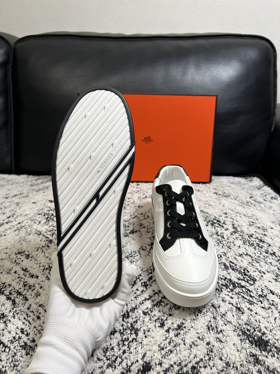 Hermes  高品质  顶级工艺品  爱马仕 专柜同步发售原厂配置，意大利进口原版牛皮面料，高品质拼接