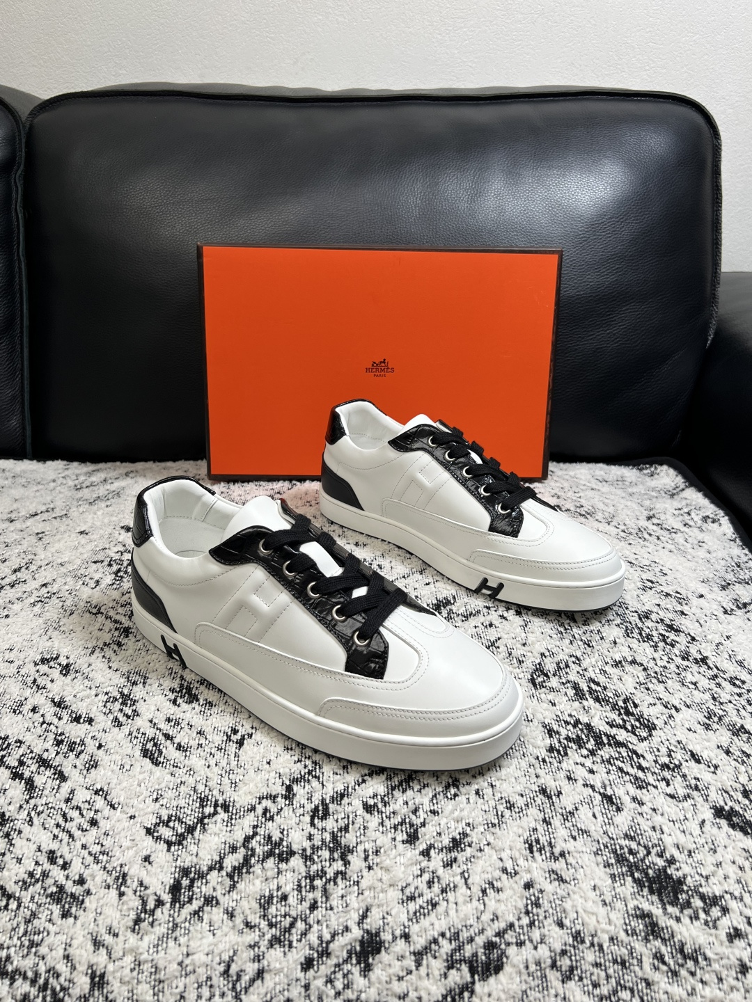 Hermes  高品质  顶级工艺品  爱马仕 专柜同步发售原厂配置，意大利进口原版牛皮面料，高品质拼接