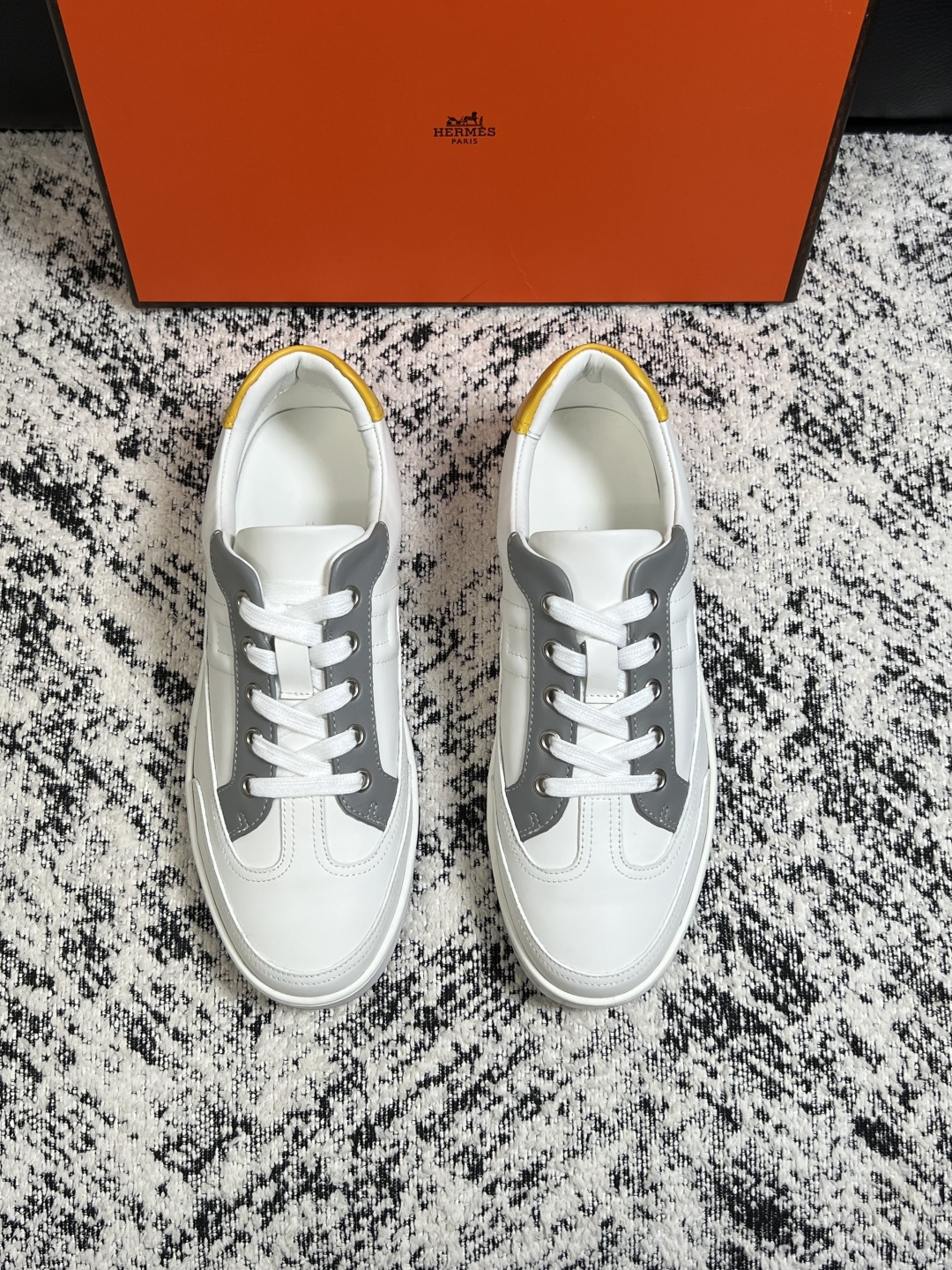 Hermes  高品质  顶级工艺品  爱马仕 专柜同步发售原厂配置，意大利进口原版牛皮面料，高品质拼接