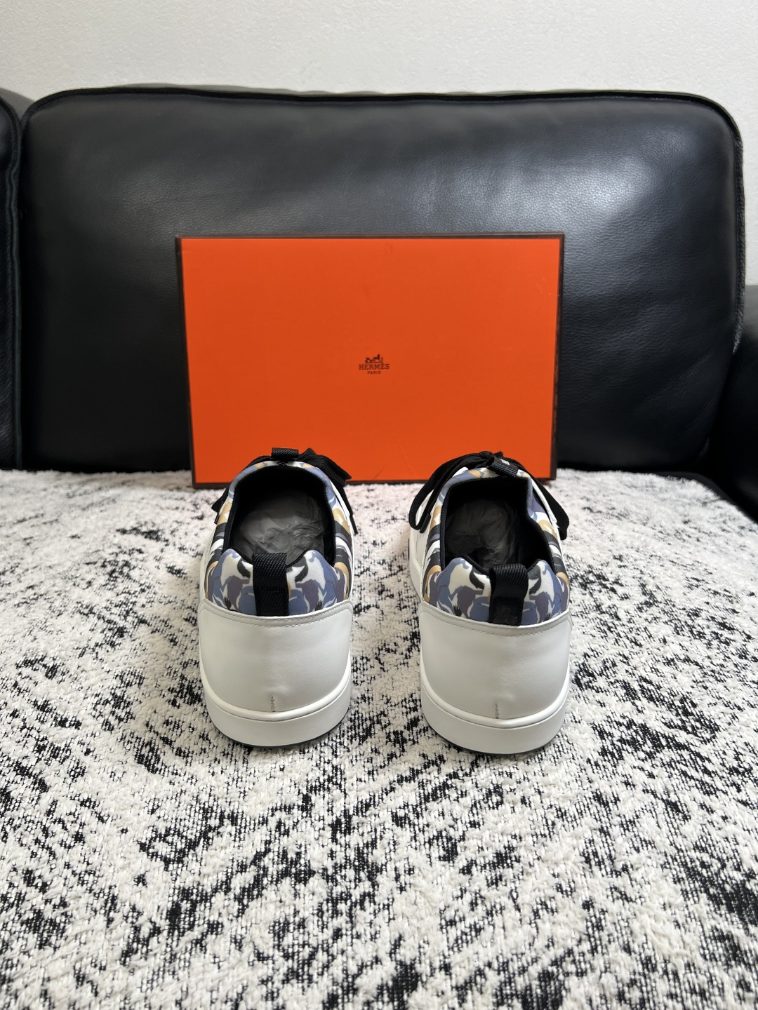 Hermes  高品质  顶级工艺品  爱马仕 专柜同步发售原厂配置，意大利进口原版牛皮面料，高品质拼接