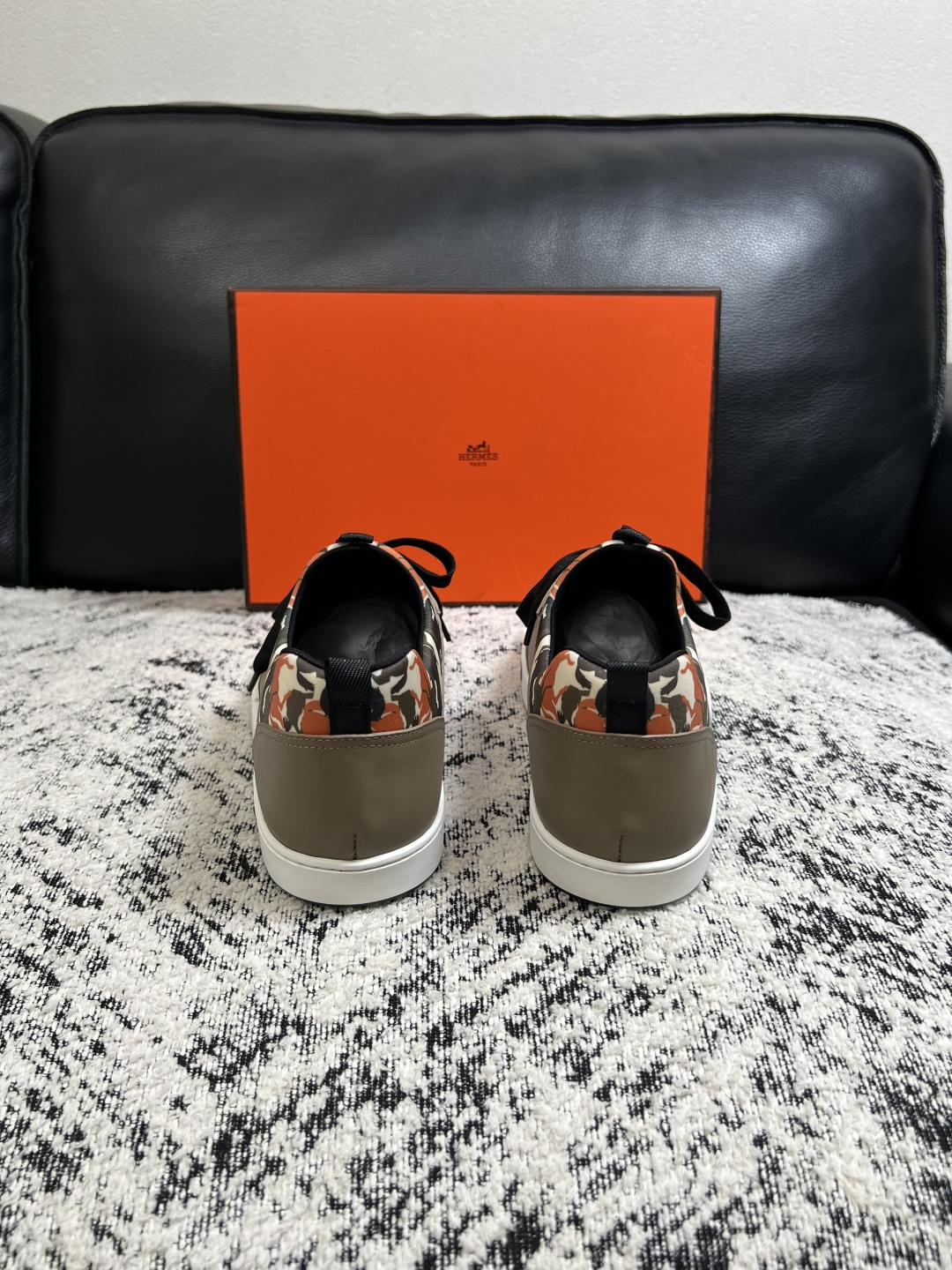 Hermes  高品质  顶级工艺品  爱马仕 专柜同步发售原厂配置，意大利进口原版牛皮面料，高品质拼接