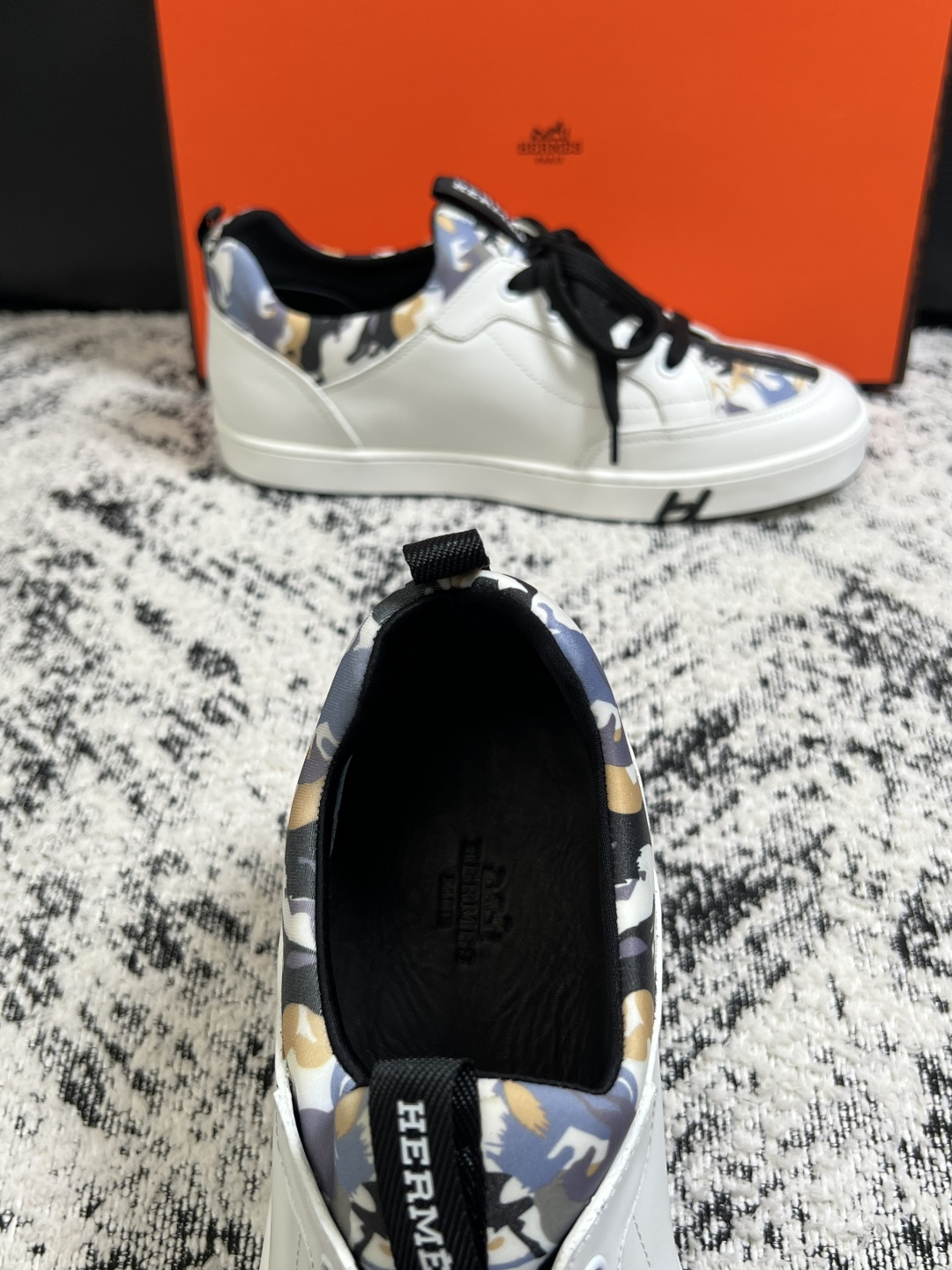 Hermes  高品质  顶级工艺品  爱马仕 专柜同步发售原厂配置，意大利进口原版牛皮面料，高品质拼接