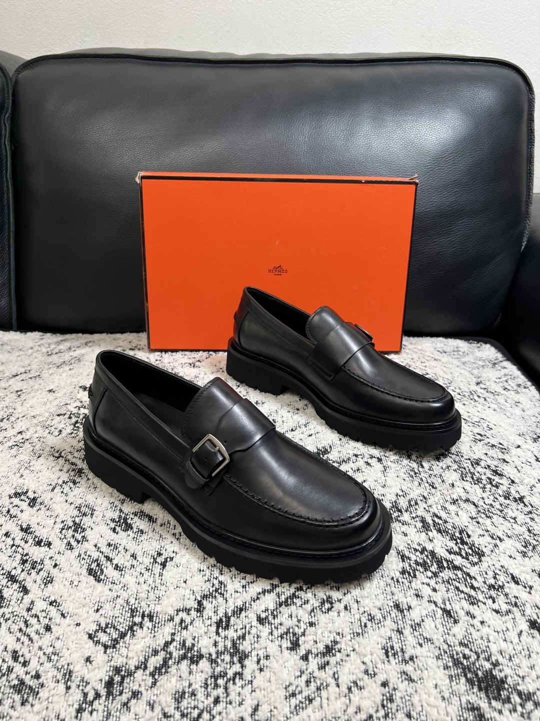 Hermes  高品质  顶级工艺品  爱马仕 皮鞋专柜同步发售原厂配置，意大利进口原版牛皮面料，高品质