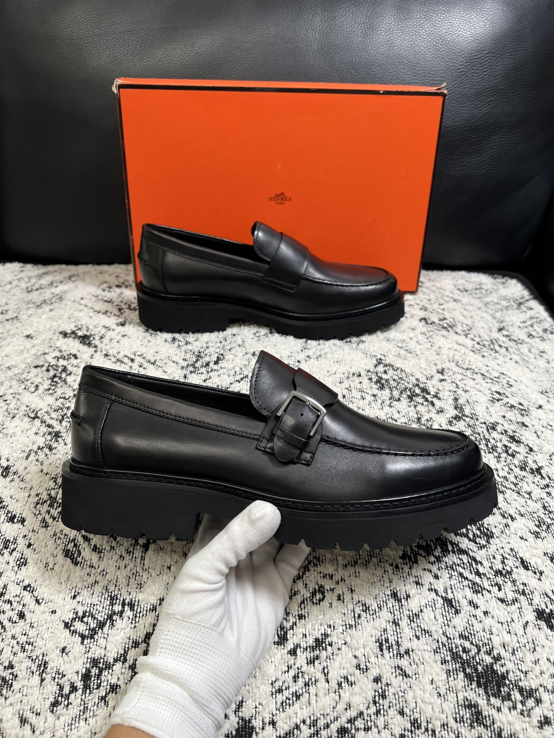 Hermes  高品质  顶级工艺品  爱马仕 皮鞋专柜同步发售原厂配置，意大利进口原版牛皮面料，高品质