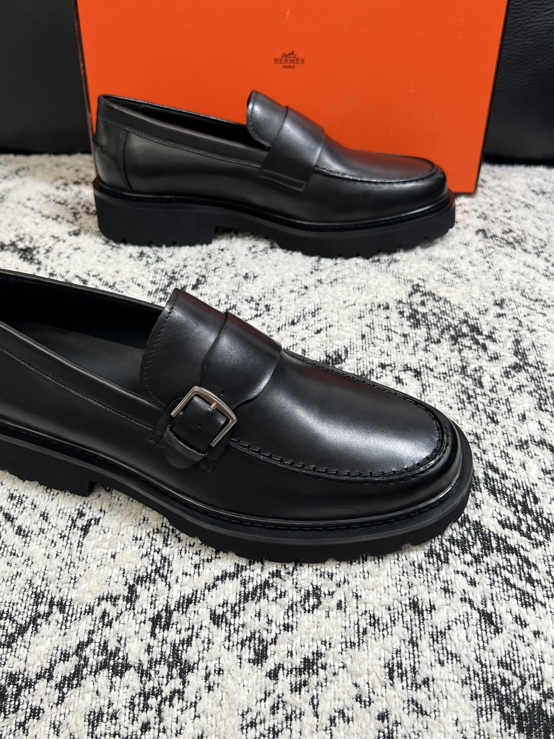 Hermes  高品质  顶级工艺品  爱马仕 皮鞋专柜同步发售原厂配置，意大利进口原版牛皮面料，高品质