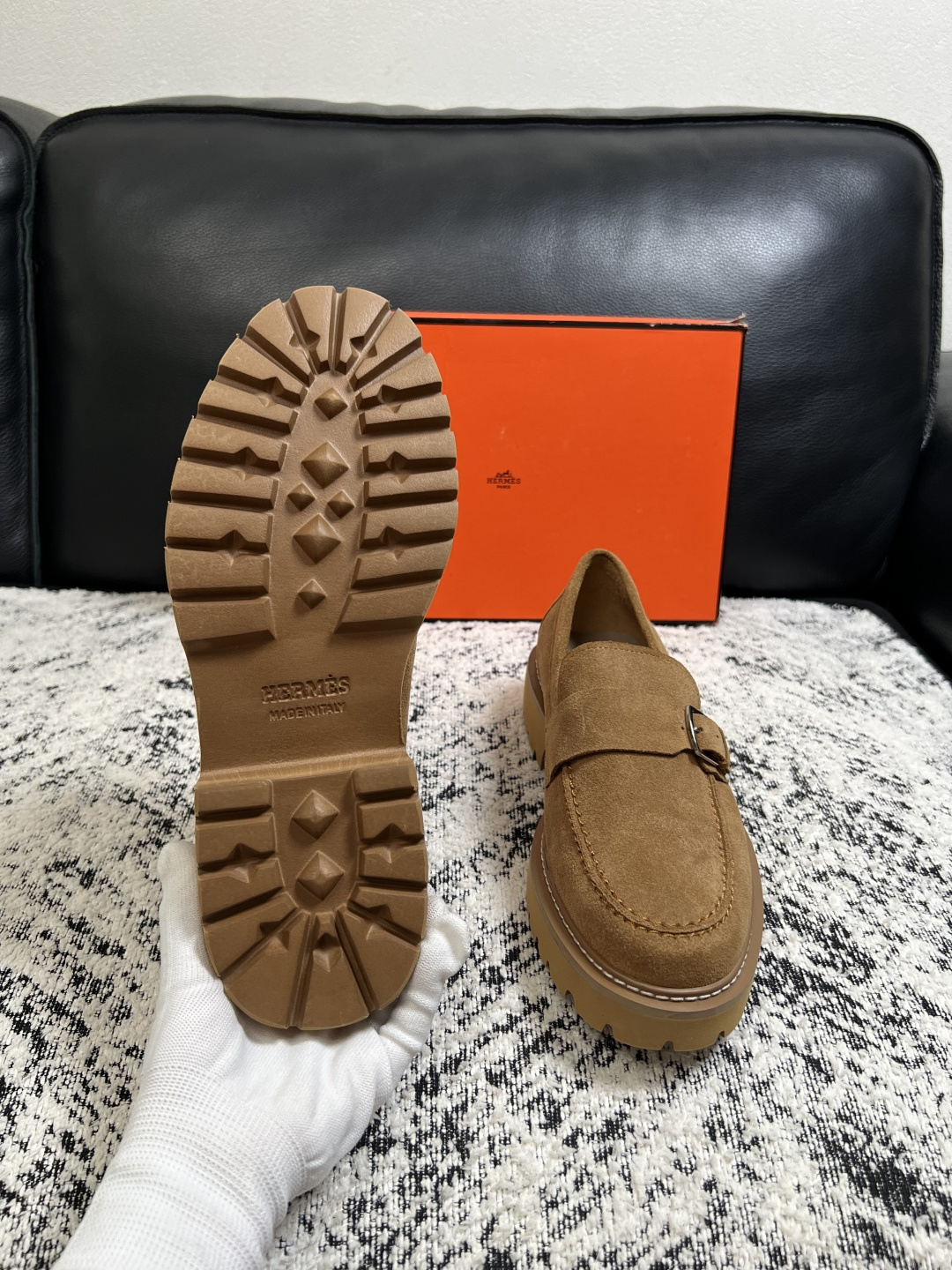 Hermes  高品质  顶级工艺品  爱马仕 皮鞋专柜同步发售原厂配置，意大利进口原版牛皮面料，高品质