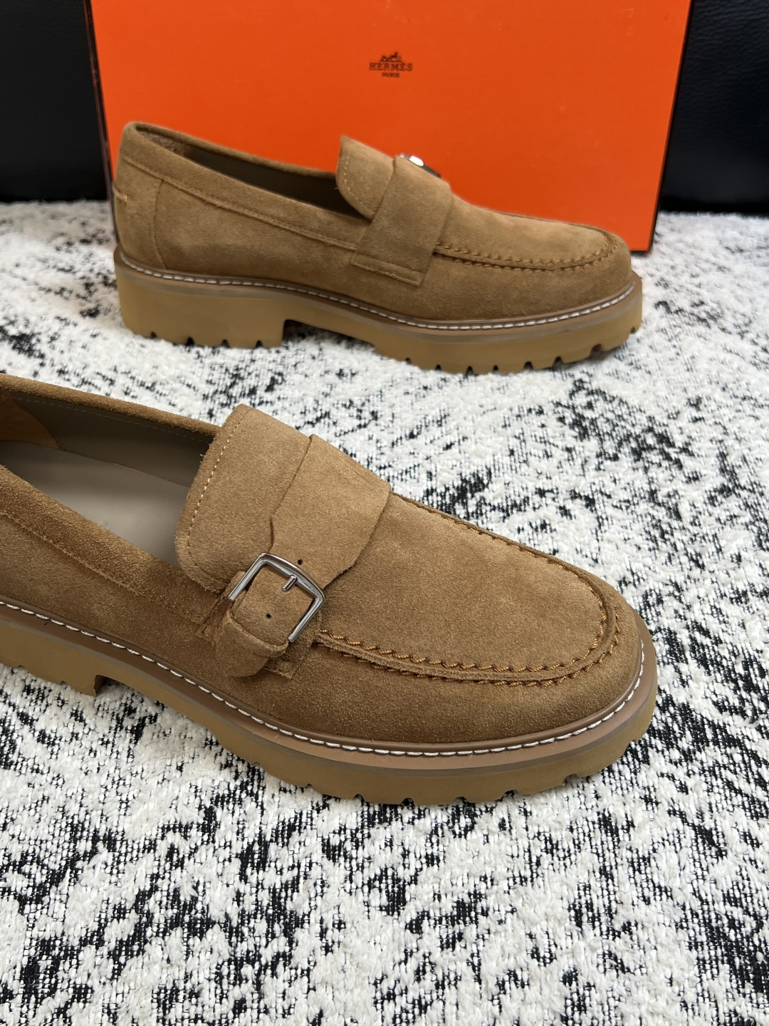 Hermes  高品质  顶级工艺品  爱马仕 皮鞋专柜同步发售原厂配置，意大利进口原版牛皮面料，高品质