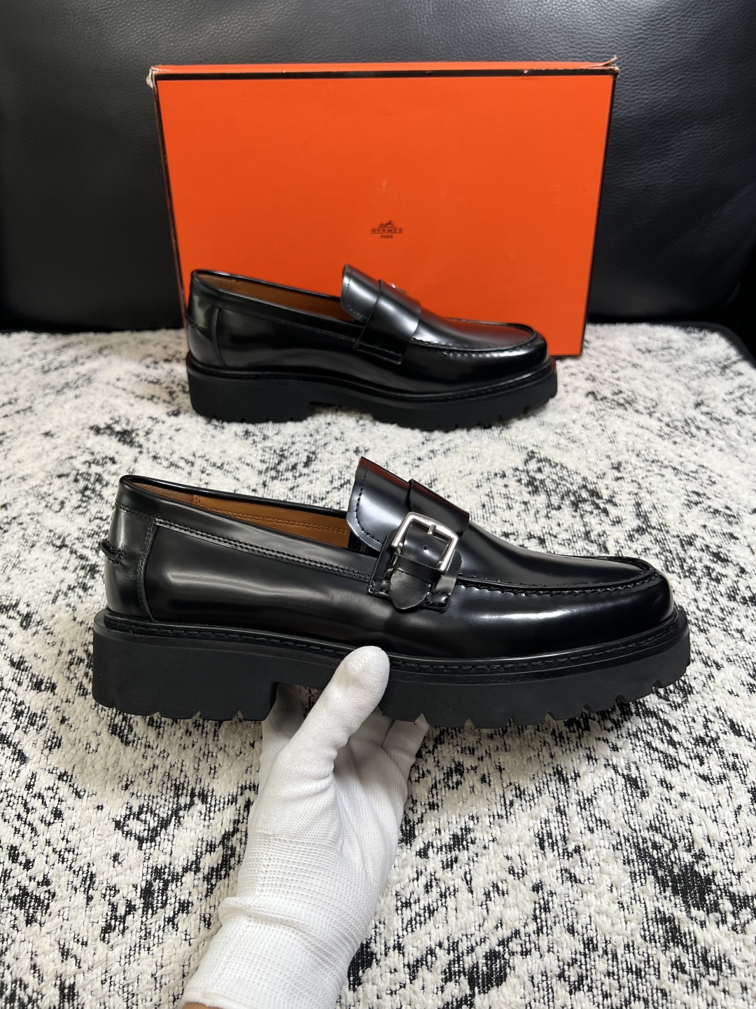 Hermes  高品质  顶级工艺品  爱马仕 皮鞋专柜同步发售原厂配置，意大利进口原版牛皮面料，高品质