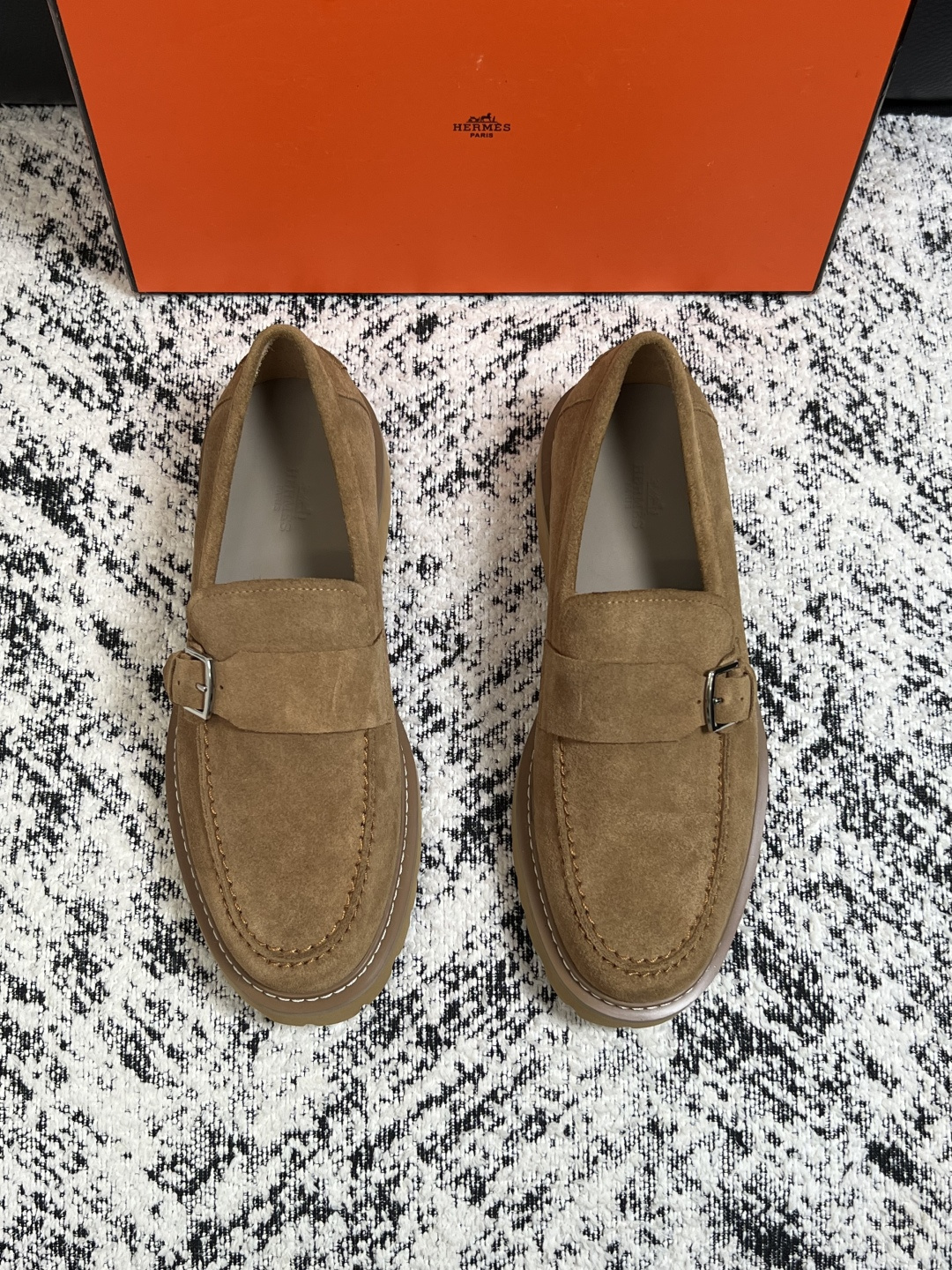 Hermes  高品质  顶级工艺品  爱马仕 皮鞋专柜同步发售原厂配置，意大利进口原版牛皮面料，高品质